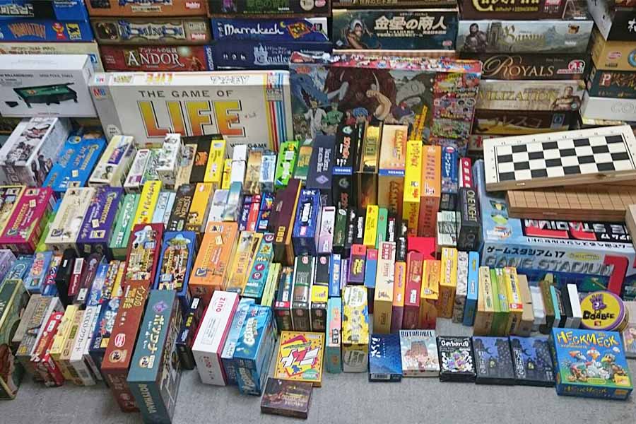 ほんの一部ですが、こんな感じで個人的に400種類以上所有しています. そもそもボードゲーム